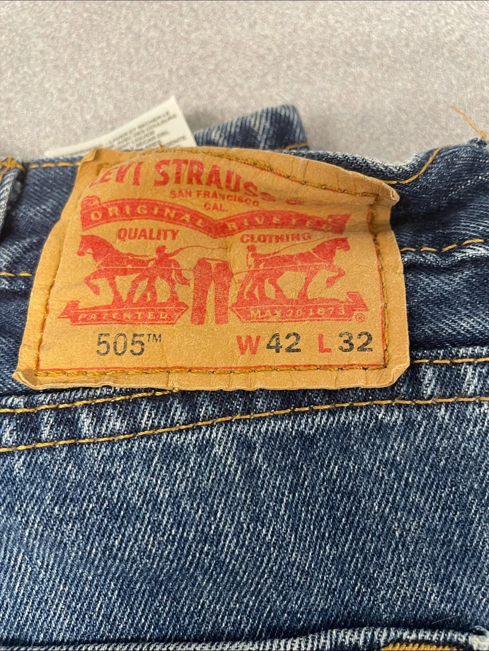 Levi's 505 Straight Leg Men's Jeans in Medium Blue Denim 42x32